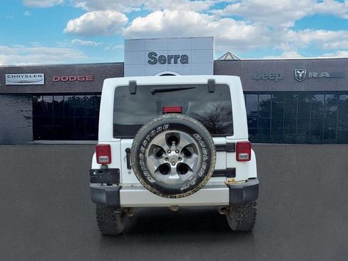 Used 2016 Jeep Wrangler Unlimited Sahara w/ Connectivity Group image 5