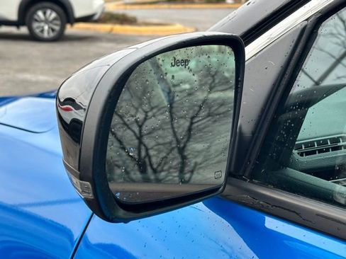 Used 2022 Jeep Compass Limited image 13