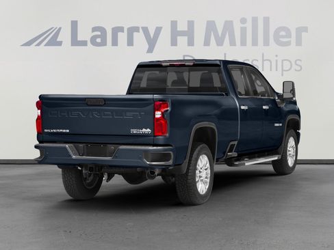 Used 2022 Chevrolet Silverado 3500 High Country w/ Safety Package II AWD/4WD image 2
