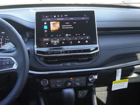 New 2026 Jeep Compass Latitude image 16