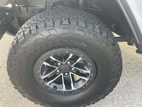 Used 2024 Jeep Wrangler Unlimited Rubicon image 28