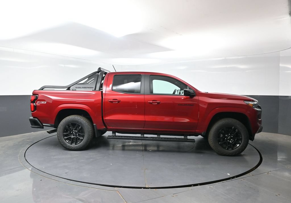 New 2026 Chevrolet Colorado Z71 w/ Midnight Edition AWD/4WD image 3