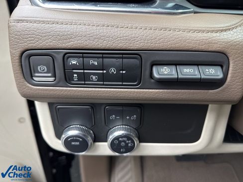 Certified 2023 GMC Yukon Denali image 30