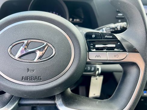 Used 2021 Hyundai Elantra SE FWD image 34