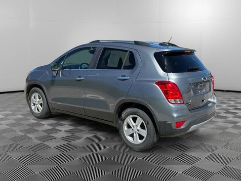 Used 2020 Chevrolet Trax LT w/ Driver Confidence Package FWD image 3