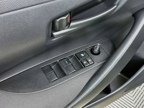 Used 2025 Toyota Corolla LE w/ LE Premium Package FWD image 18