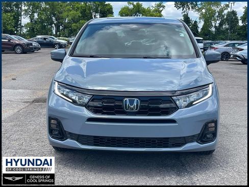 Used 2025 Honda Odyssey Elite image 2