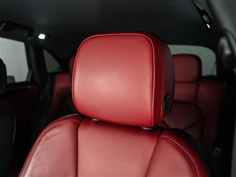 Used 2023 Porsche Macan AWD/4WD image 20