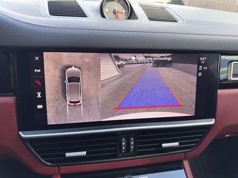 Used 2022 Porsche Cayenne GTS image 39