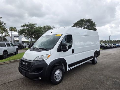 Used 2024 RAM ProMaster 2500 w/ Convenience Group FWD image 4