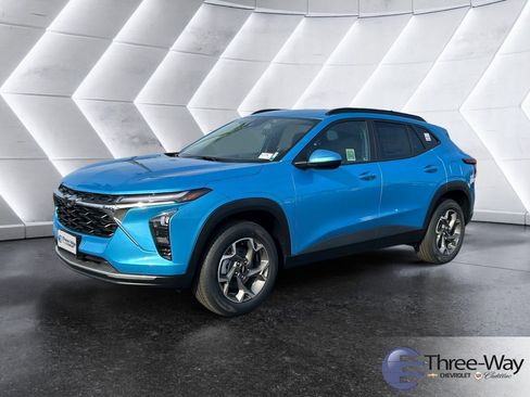 New 2026 Chevrolet Trax LT w/ Driver Confidence Package FWD image 1