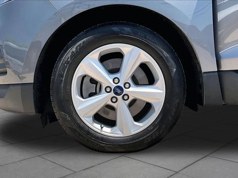 Certified 2021 Ford Edge SE FWD image 10