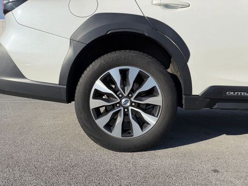 Used 2024 Subaru Outback Limited AWD/4WD image 9