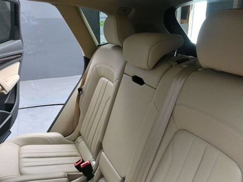 Used 2020 Audi Q5 Prestige w/ Prestige Package AWD/4WD image 23