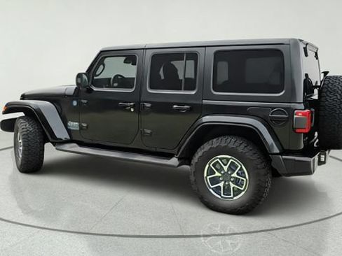 Used 2024 Jeep Wrangler High Altitude AWD/4WD image 3