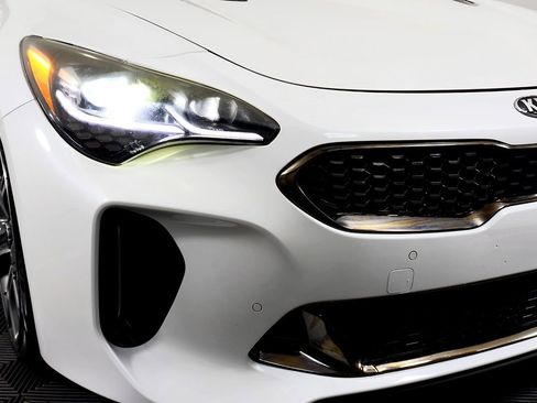 Used 2018 Kia Stinger GT2 image 13