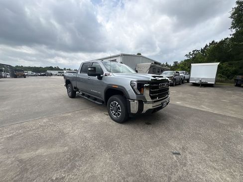 New 2026 GMC Sierra 2500 SLE w/ SLE Value Package; AWD/4WD image 2