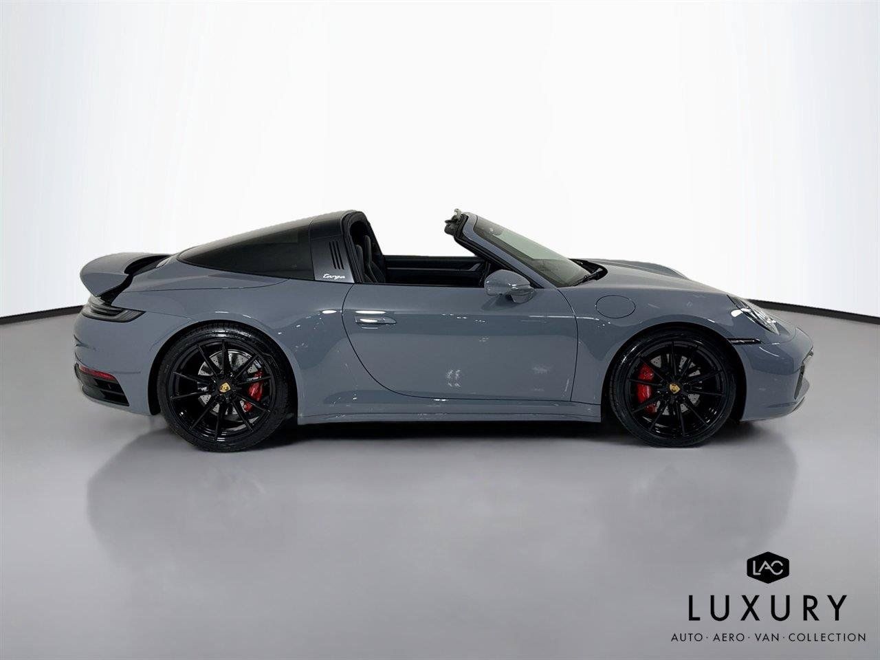 Used 2024 Porsche 911 AWD/4WD image 5
