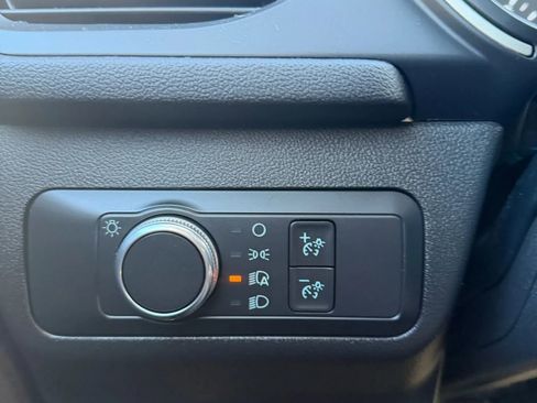 Used 2022 Ford Escape SE image 21