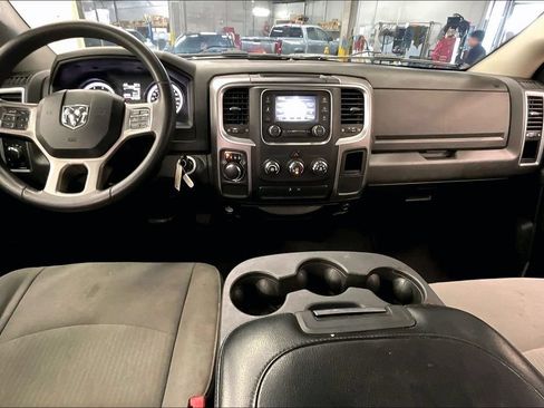 Used 2022 RAM 1500 Classic SLT RWD image 14