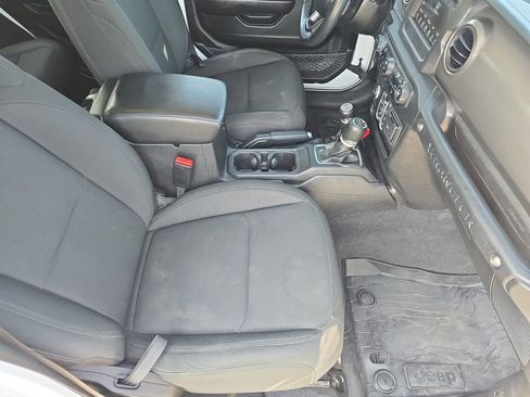 Used 2021 Jeep Wrangler Unlimited Sport AWD/4WD image 10