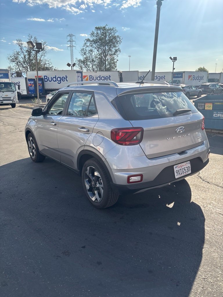 Used 2026 Hyundai Venue SEL FWD image 6