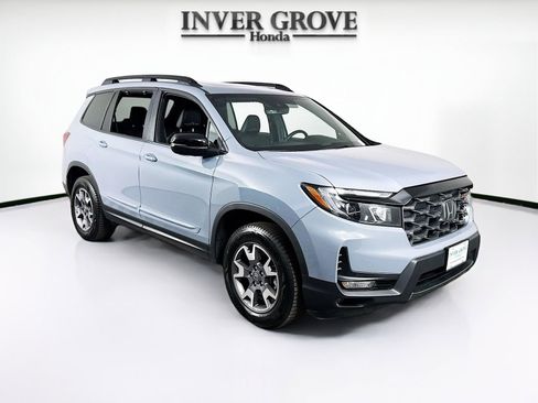 Used 2023 Honda Passport TrailSport image 3