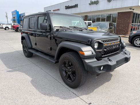 Used 2023 Jeep Wrangler Unlimited Sport AWD/4WD image 4