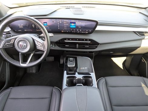 Used 2025 Buick Enclave Preferred image 15