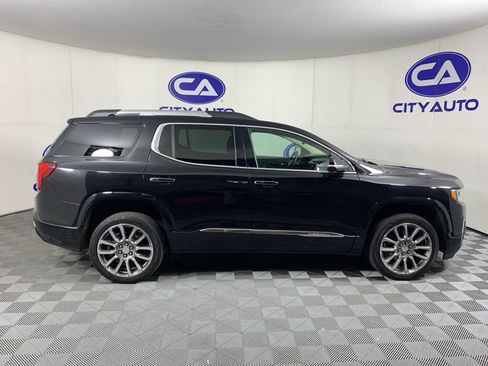 Used 2023 GMC Acadia Denali w/ Denali Technology Package FWD image 2