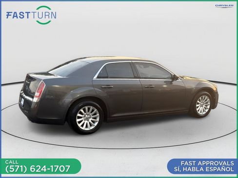 Used 2014 Chrysler 300 w/ Driver Convenience Group RWD image 7