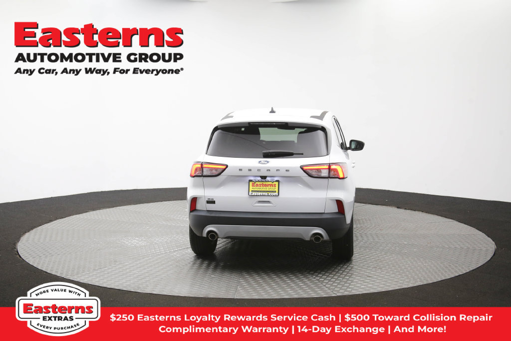 Used 2022 Ford Escape SE FWD image 38