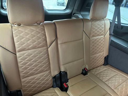 Used 2023 Cadillac Escalade ESV Premium Luxury AWD/4WD image 19