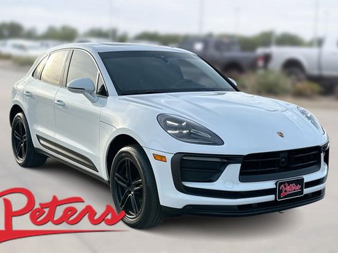 Used 2024 Porsche Macan AWD/4WD image 1