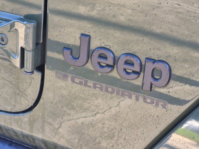 Used 2024 Jeep Gladiator Sport AWD/4WD image 6