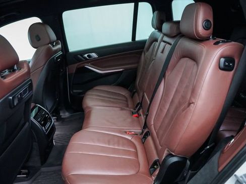 Used 2021 BMW X7 xDrive40i w/ M Sport Package AWD/4WD image 24