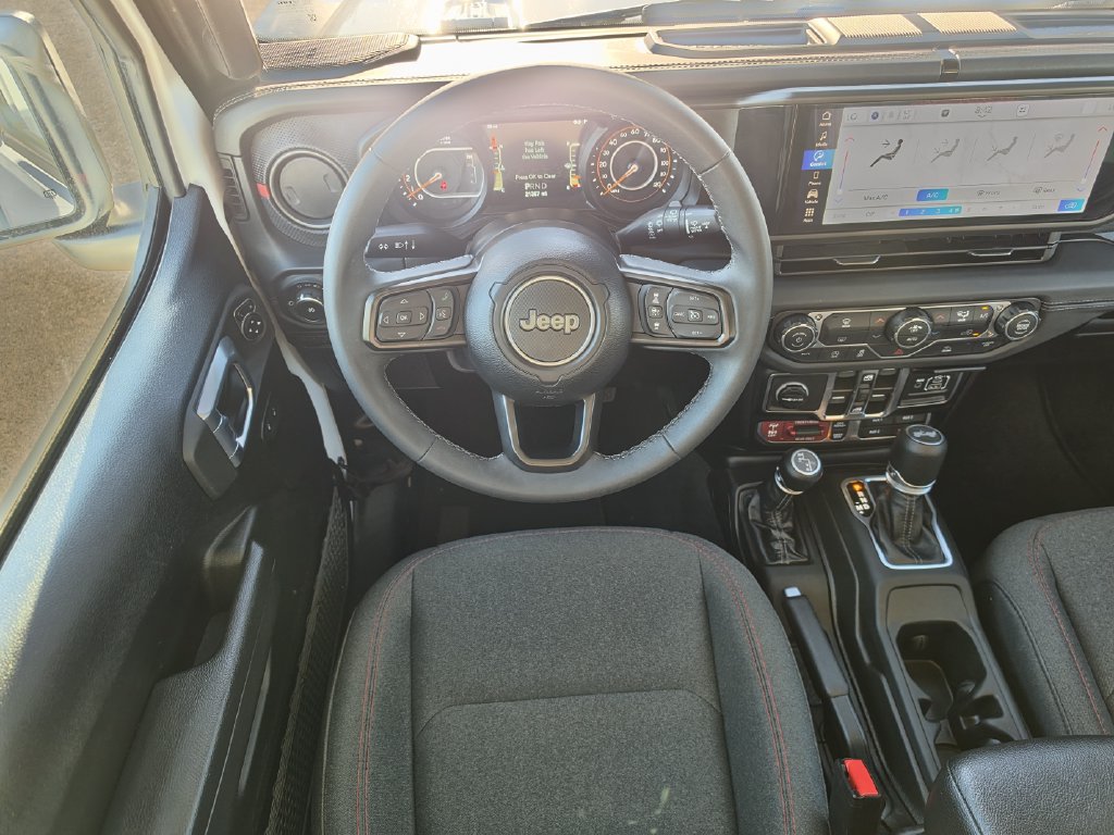 Used 2026 Jeep Wrangler Unlimited Rubicon AWD/4WD image 13