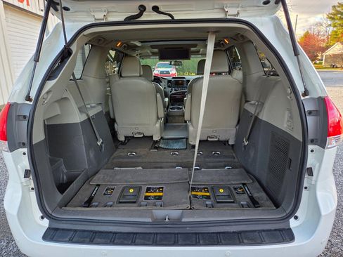 Used 2013 Toyota Sienna Limited image 7