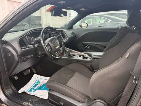 Used 2022 Dodge Challenger R/T image 3