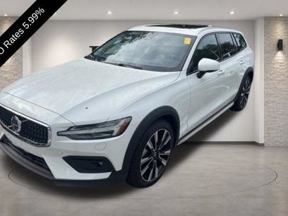 Used 2025 Volvo V60 B5 Cross Country Ultra