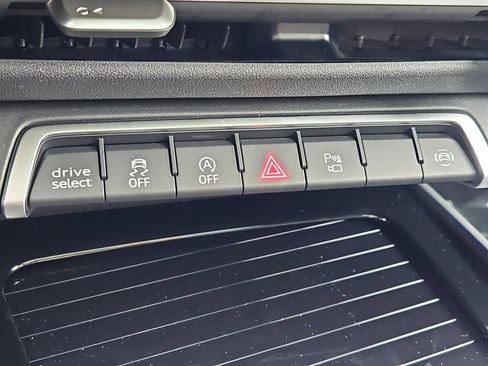 New 2026 Audi Q3 quattro 2.0T AWD/4WD image 11