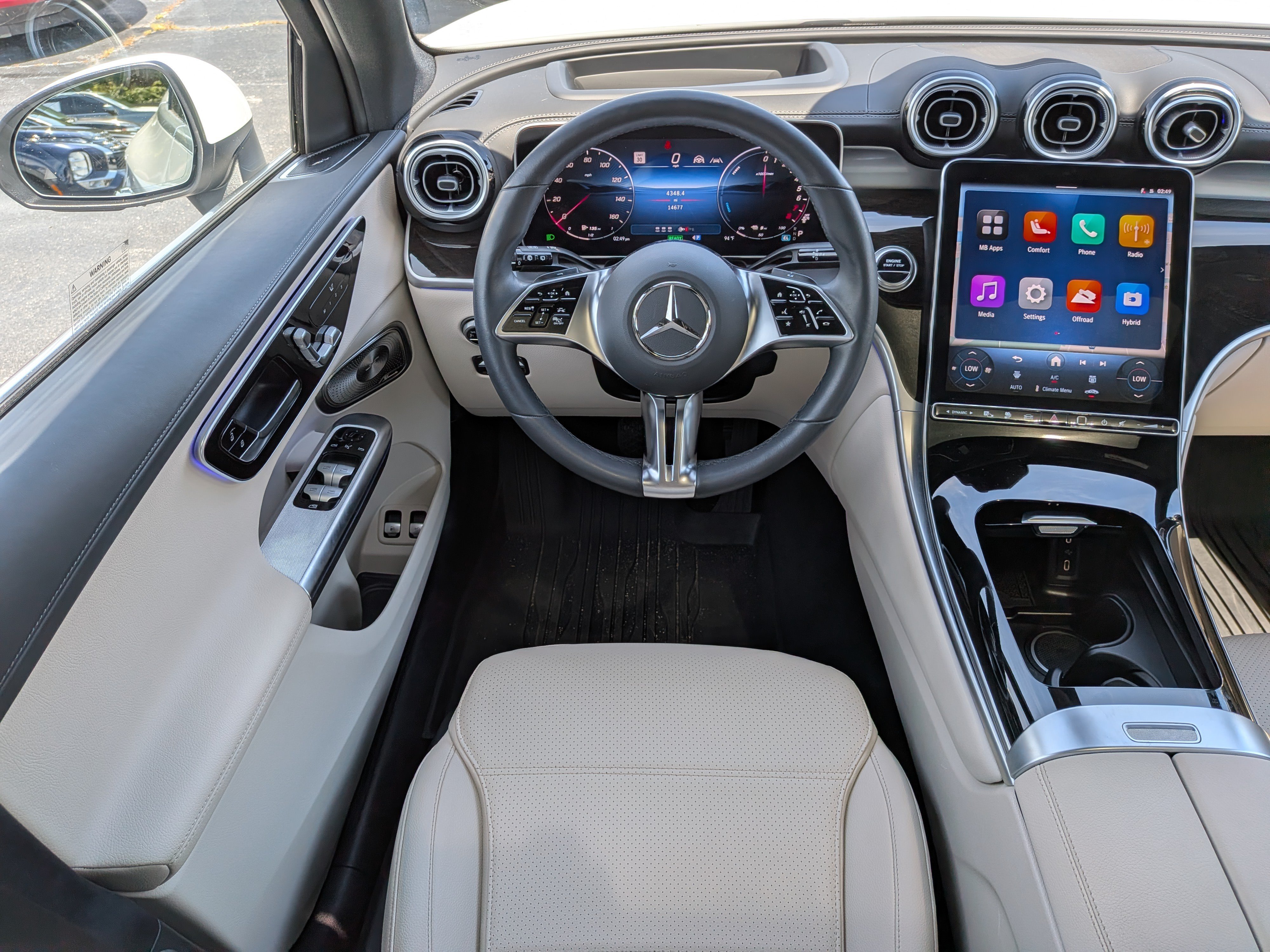 Used 2025 Mercedes-Benz GLC 350e 4MATIC image 14