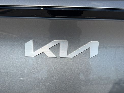 Used 2024 Kia Sportage EX FWD image 16
