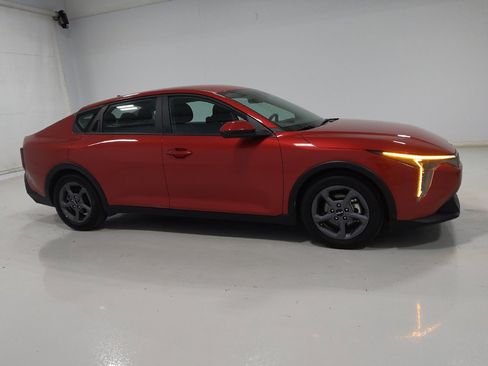 Used 2025 Kia K4 FWD image 11