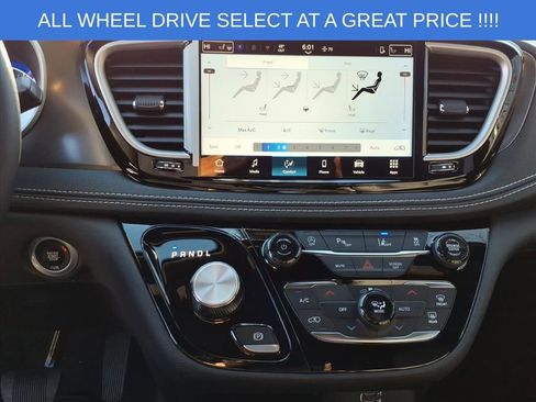 New 2026 Chrysler Pacifica Select image 21