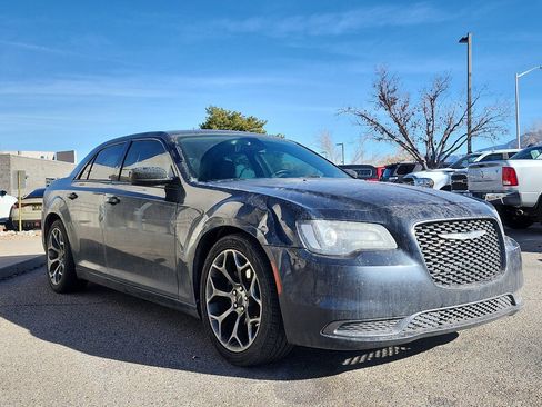 Used 2018 Chrysler 300 Touring w/ Sport Appearance Package image 3
