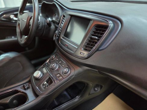 Used 2016 Chrysler 200 S w/ Comfort Group image 22