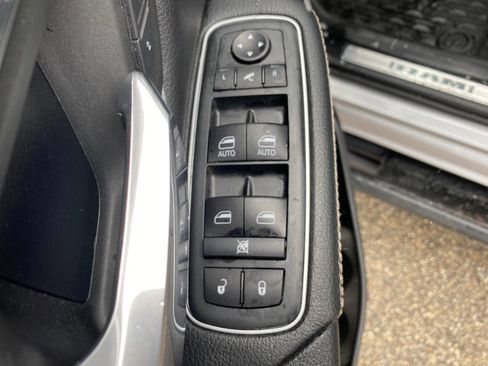 Used 2020 RAM 1500 Laramie image 11