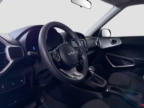 Used 2022 Kia Soul LX FWD image 10