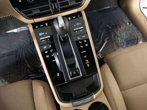 New 2026 Porsche Macan AWD/4WD image 26